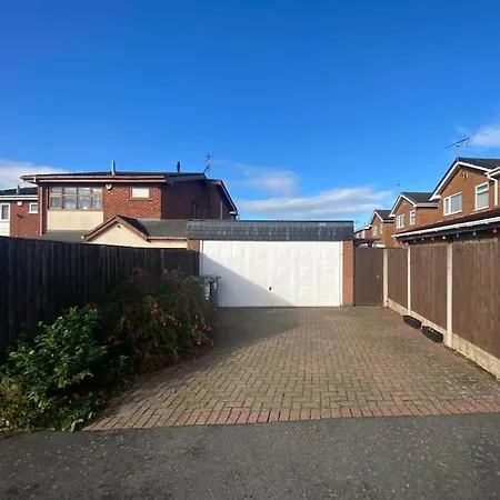 Spacious 5 Bedroom, 2 Living Room, Games Room Wolverhampton Exterior foto
