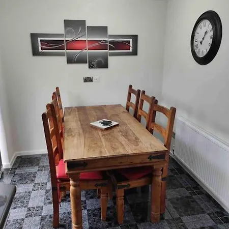 Spacious 5 Bedroom, 2 Living Room, Games Room Wolverhampton Exterior foto