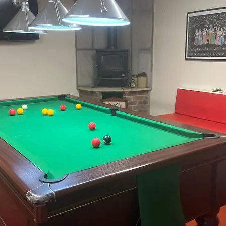 Spacious 5 Bedroom, 2 Living Room, Games Room Wolverhampton Exterior foto