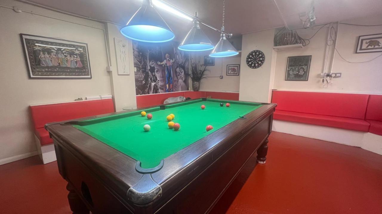 Holiday home Spacious 5 Bedroom, 2 Living Room, Games *